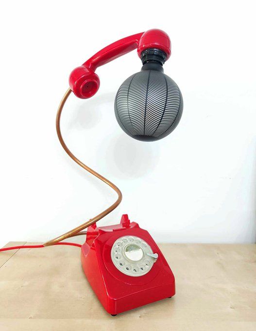 Téléphone Rouge